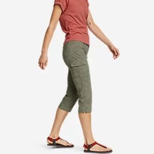 Eddie Bauer cropped pants